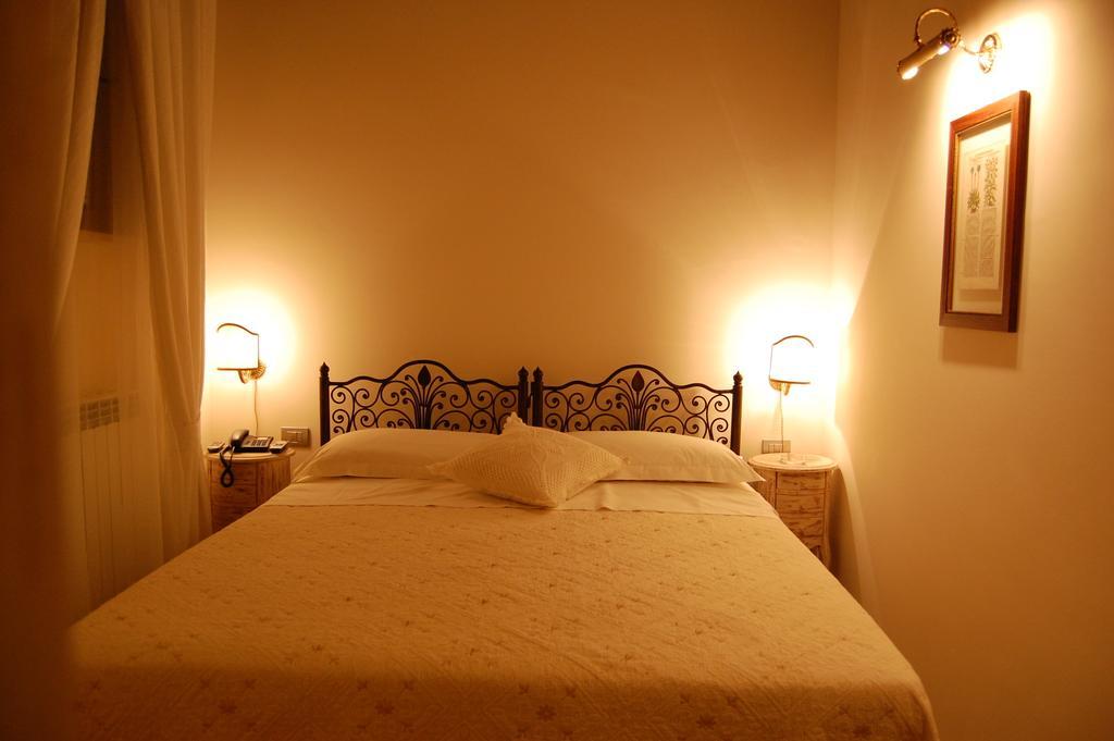 La Corte Tolentino Room photo
